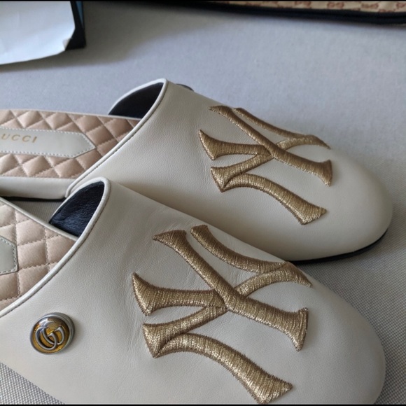 GUCCI Ivory Gold New York Yankees slides mules - Picture 4 of 7